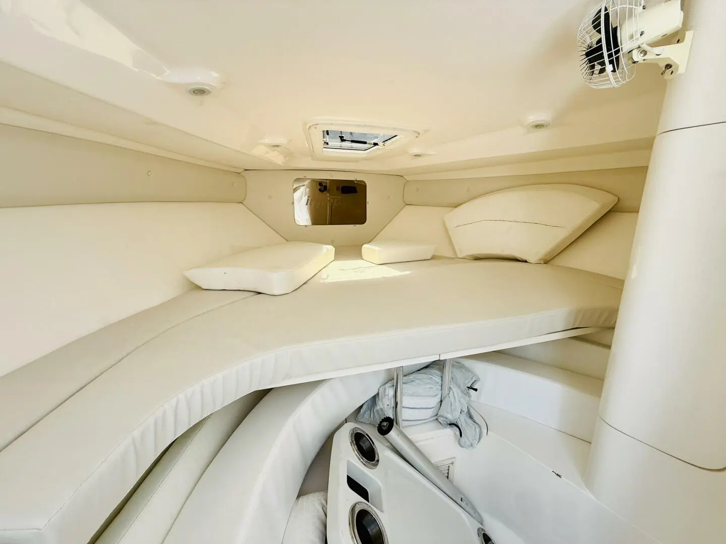 Thumbnail von Intrepid 377 WA