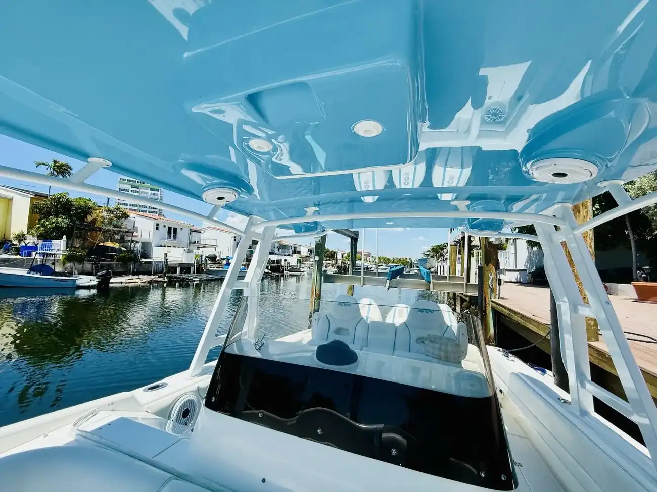 Thumbnail von Intrepid 377 WA