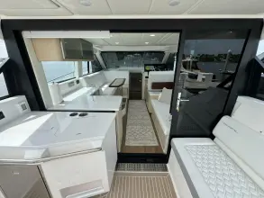 Thumbnail von Regal 38 XO 19TH HOLE