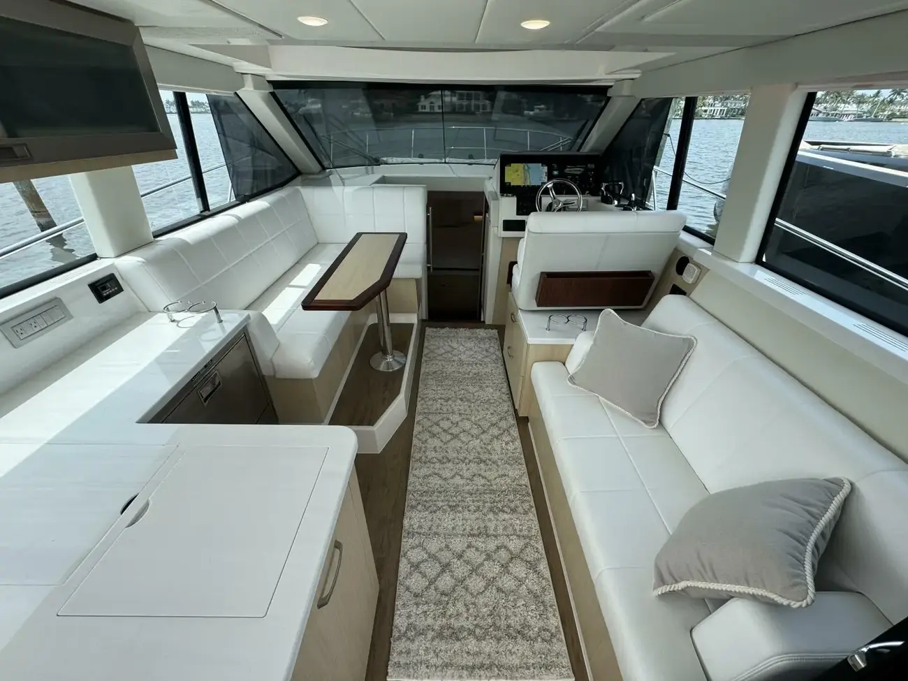 Thumbnail von Regal 38 XO 19TH HOLE