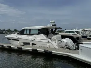 Thumbnail von Regal 38 XO 19TH HOLE