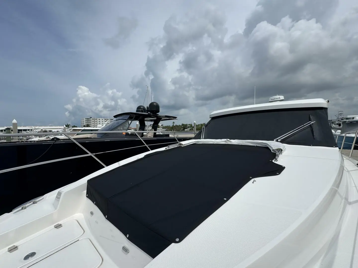 Thumbnail von Regal 38 XO 19TH HOLE