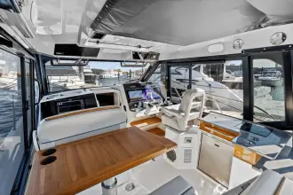 Thumbnail von Boston Whaler 365 Conquest