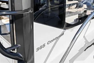 Thumbnail von Boston Whaler 365 Conquest