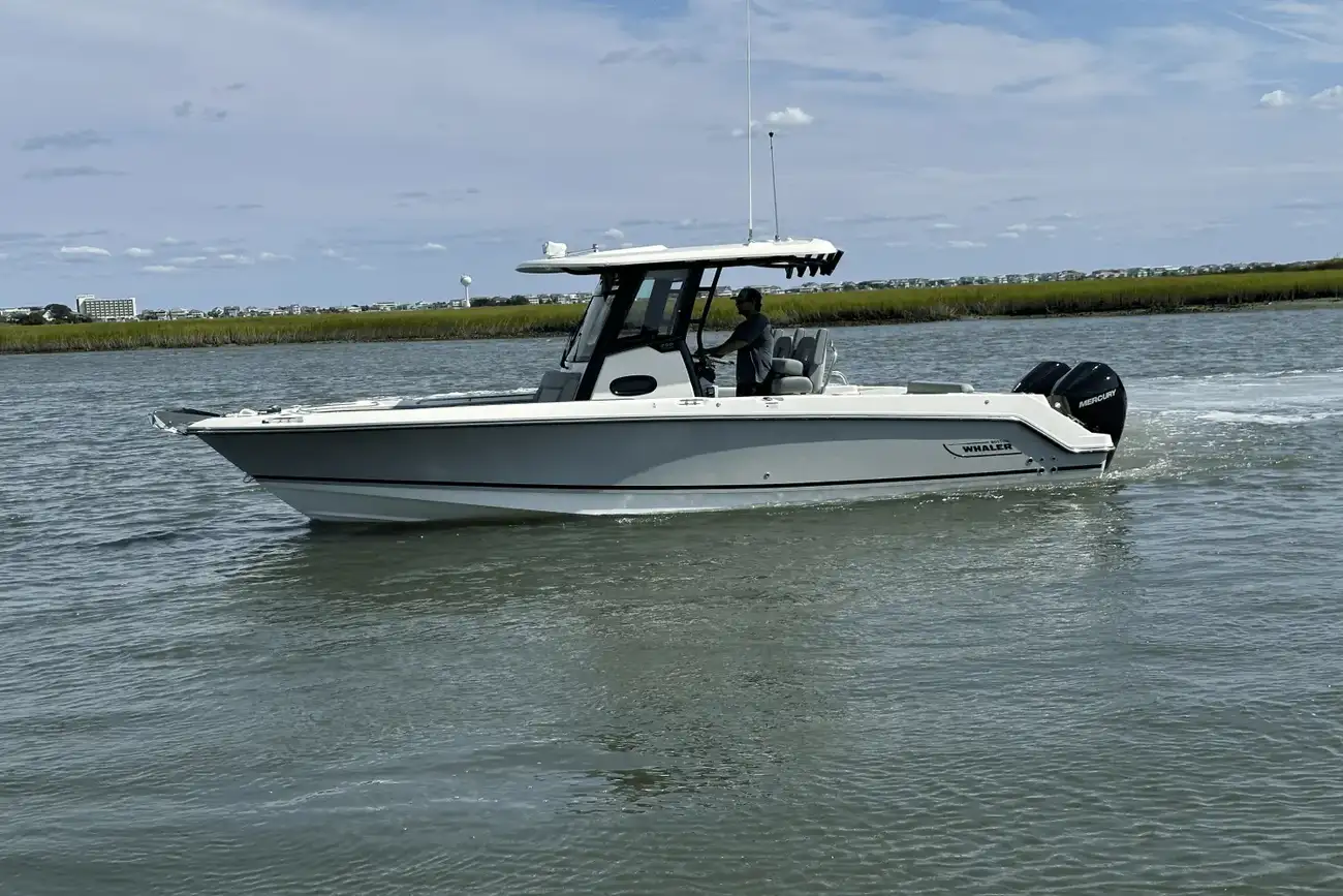 Boston Whaler 250 Outrage