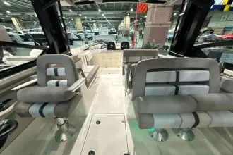 Thumbnail von Boston Whaler 330 Vantage