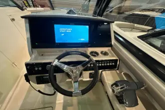 Thumbnail von Boston Whaler 330 Vantage