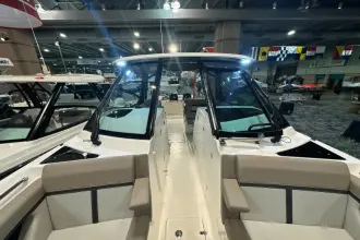 Thumbnail von Boston Whaler 330 Vantage
