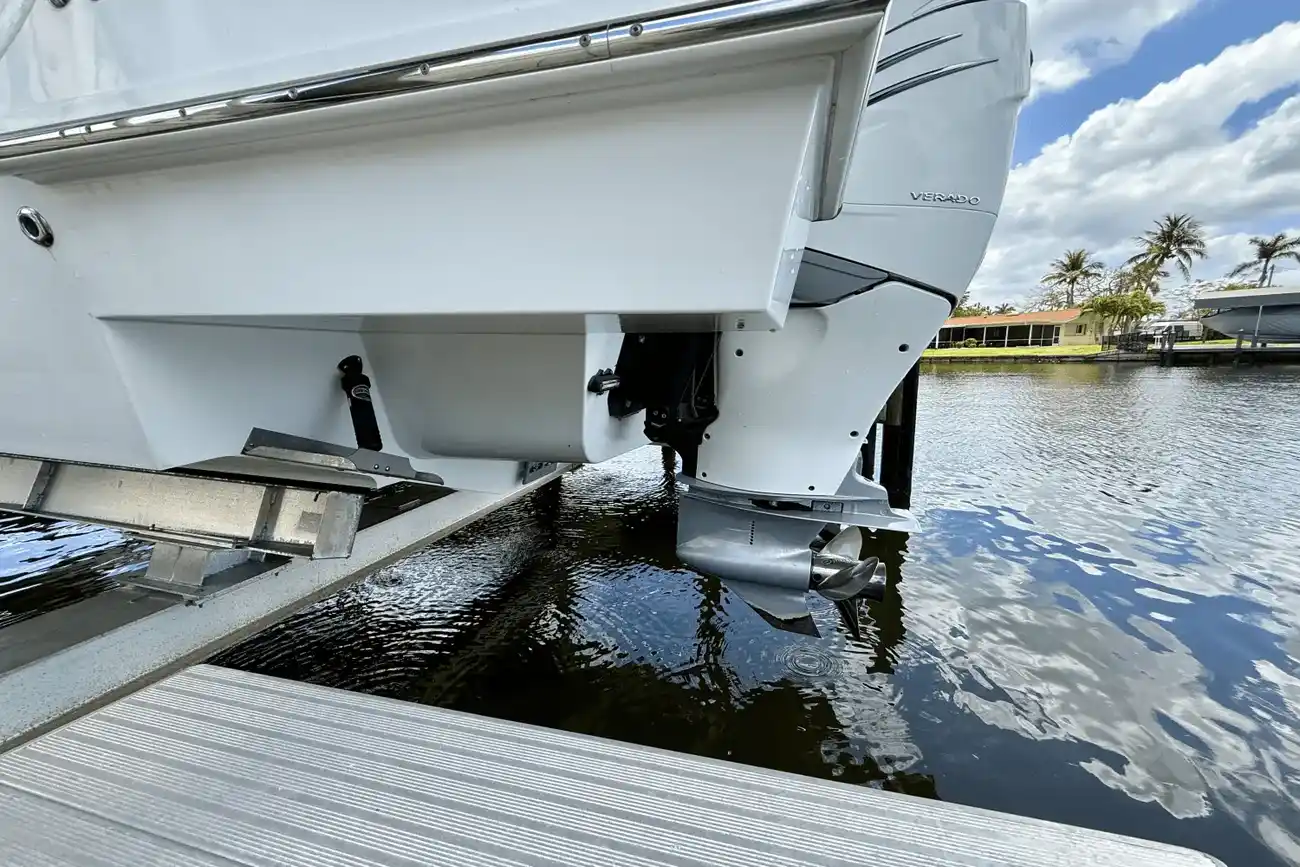 Thumbnail von Cruisers Yachts 38 GLS