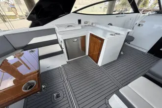 Thumbnail von Cruisers Yachts 38 GLS