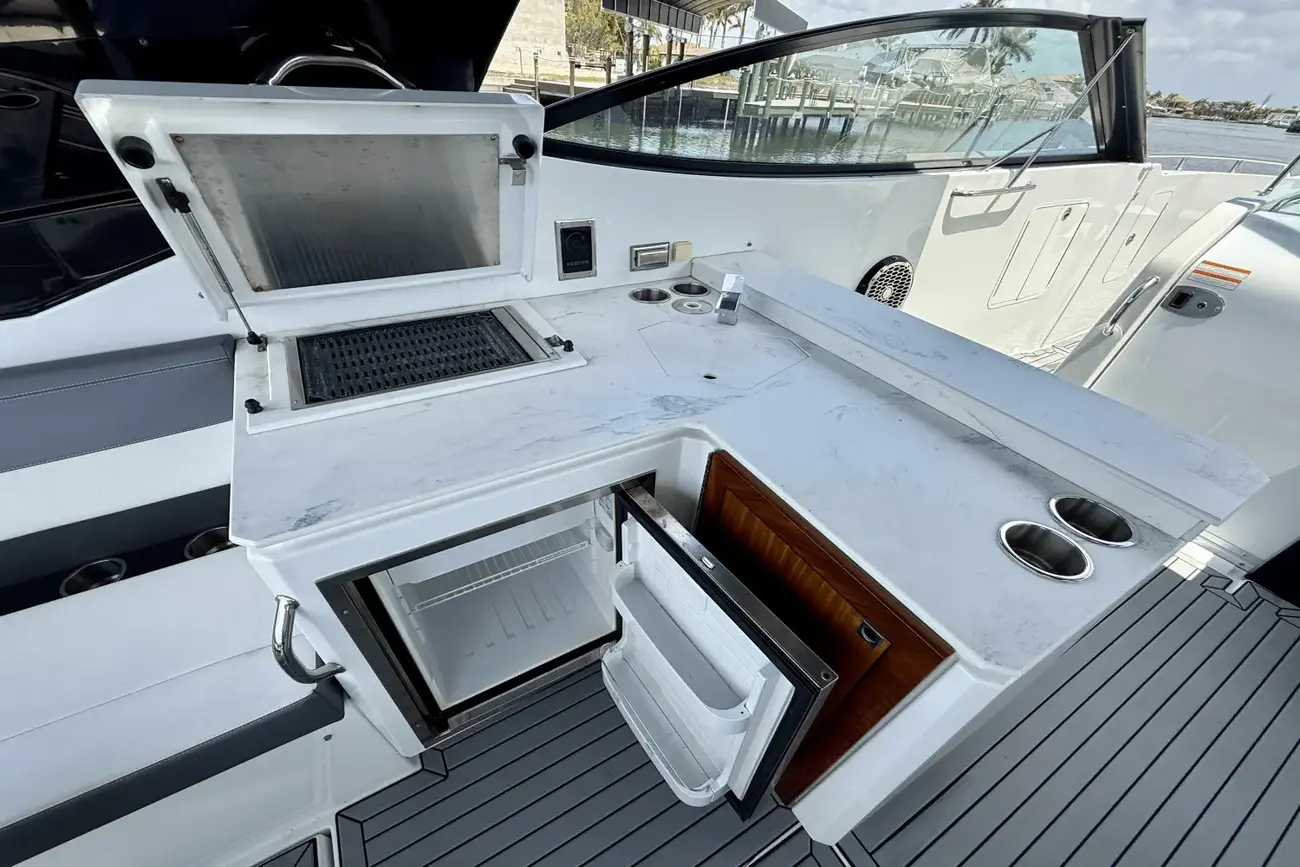 Thumbnail von Cruisers Yachts 38 GLS