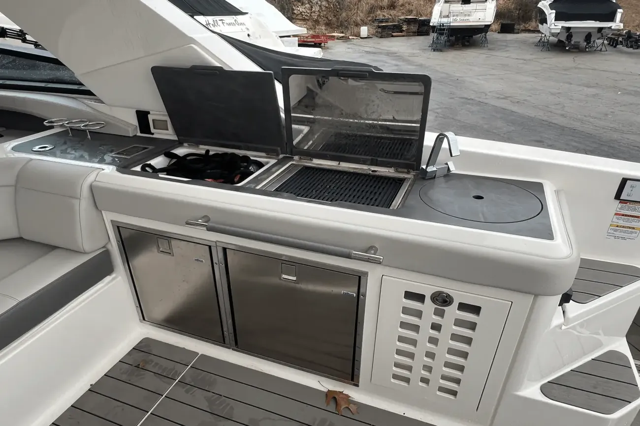 Thumbnail von Sea Ray SLX 400