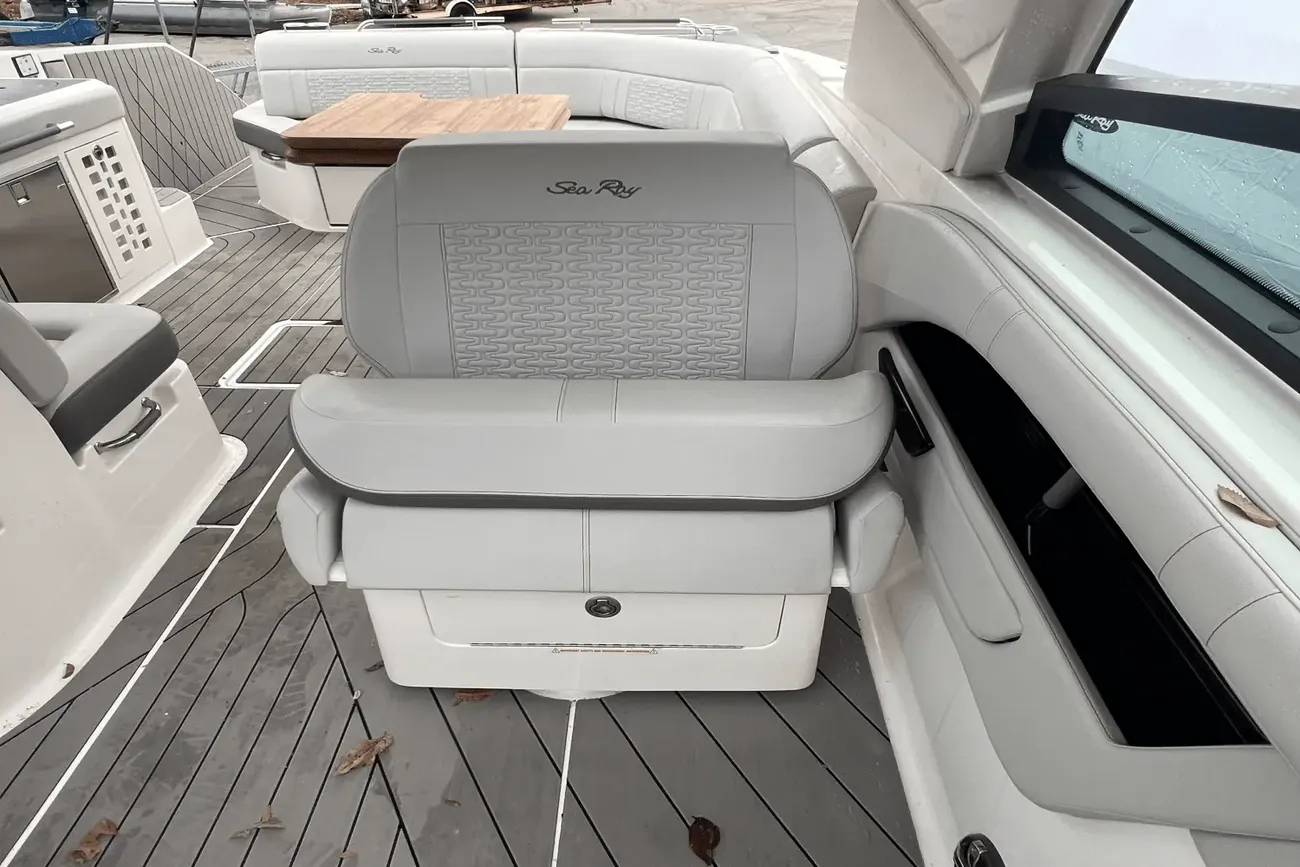 Thumbnail von Sea Ray SLX 400