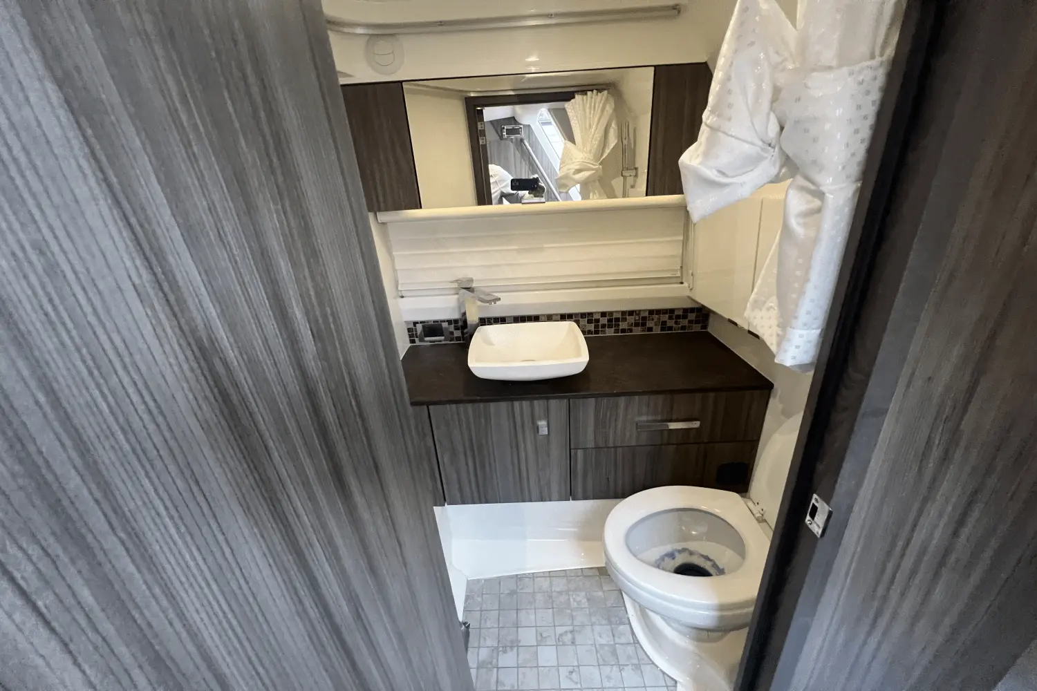 Thumbnail von Sea Ray SLX 400