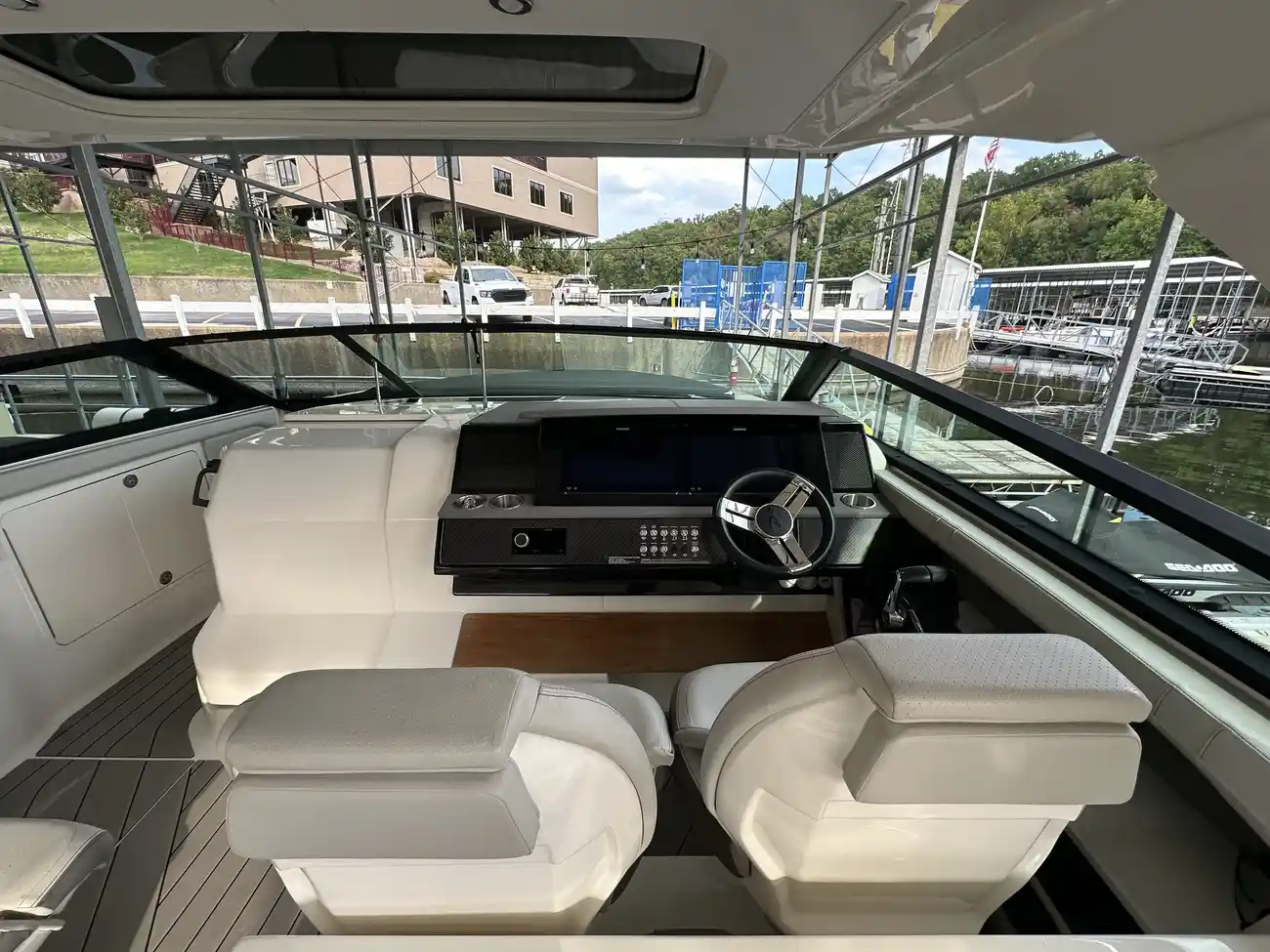 Thumbnail von Sea Ray SLX 400