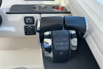 Thumbnail von Boston Whaler 320 Vantage