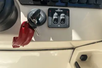 Thumbnail von Boston Whaler 240 Vantage