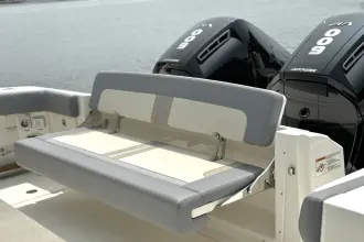 Thumbnail von Boston Whaler 380 Realm