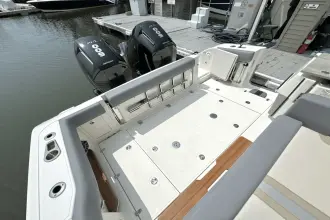 Thumbnail von Boston Whaler 380 Realm
