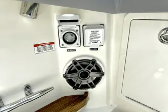 Thumbnail von Boston Whaler 380 Realm