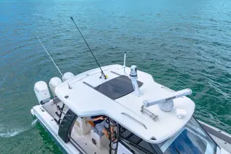 Thumbnail von Boston Whaler 420 Outrage