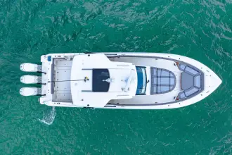 Thumbnail von Boston Whaler 420 Outrage