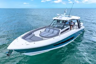 Thumbnail von Boston Whaler 420 Outrage