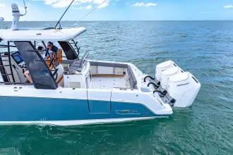 Thumbnail von Boston Whaler 420 Outrage