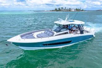 Thumbnail von Boston Whaler 420 Outrage