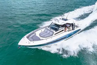 Thumbnail von Boston Whaler 420 Outrage