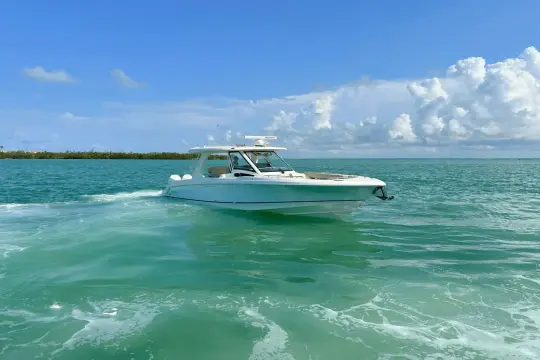 Boston Whaler 350 Realm