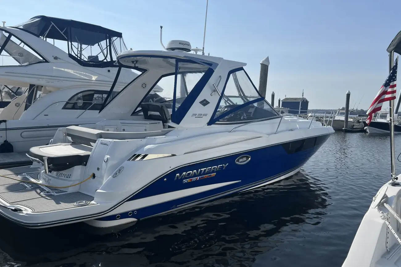 Monterey 335 Sport Yacht