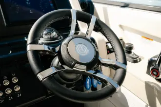 Thumbnail von Cruisers Yachts 38 GLS OB