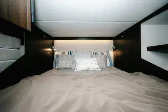 Thumbnail von Cruisers Yachts 38 GLS OB