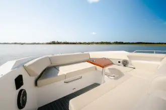 Thumbnail von Cruisers Yachts 38 GLS OB