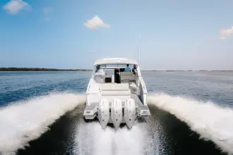 Thumbnail von Cruisers Yachts 38 GLS OB