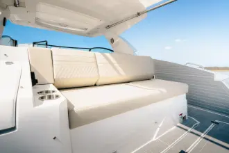 Thumbnail von Cruisers Yachts 38 GLS OB