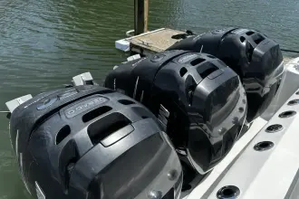 Thumbnail von Boston Whaler 370 Outrage