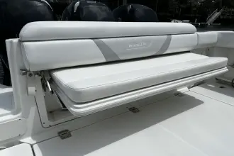 Thumbnail von Boston Whaler 370 Outrage