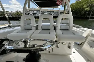 Thumbnail von Boston Whaler 370 Outrage