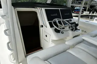 Thumbnail von Boston Whaler 370 Outrage