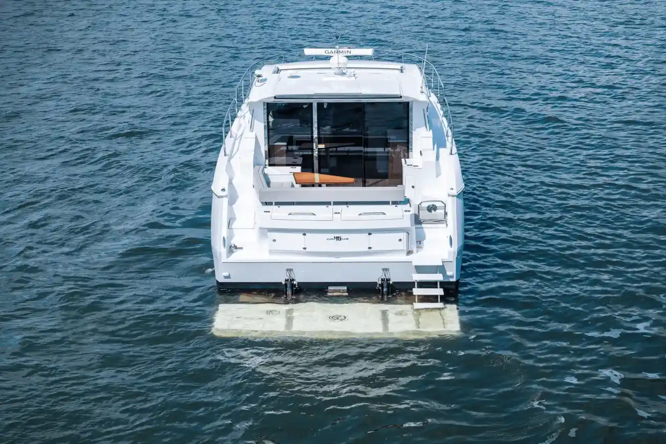 Thumbnail von Cruisers Yachts 46 Cantius