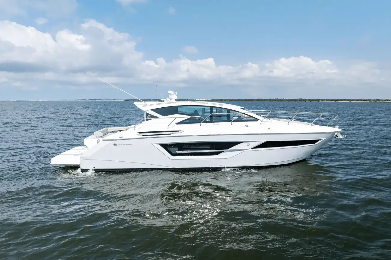 Thumbnail von Cruisers Yachts 46 Cantius