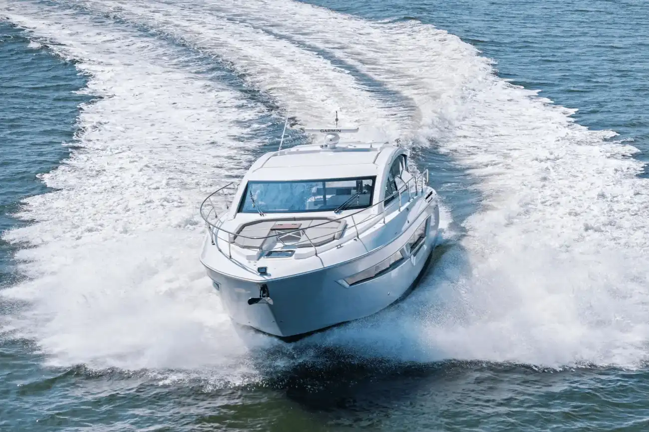 Thumbnail von Cruisers Yachts 46 Cantius