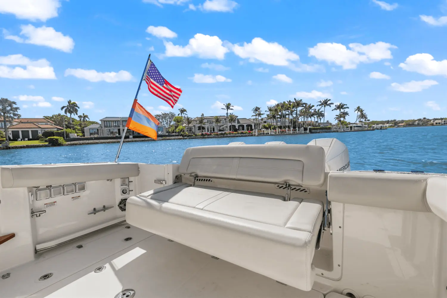 Thumbnail von Boston Whaler 350 Realm