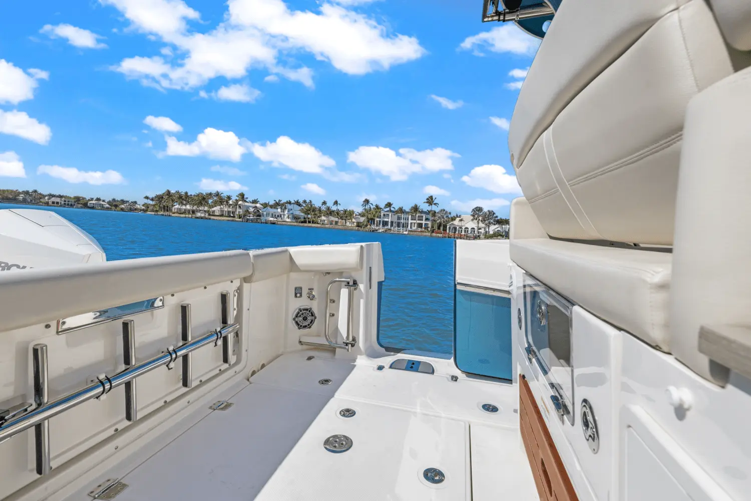 Thumbnail von Boston Whaler 350 Realm