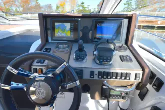 Thumbnail von Cruisers Yachts 390 Express Coupe