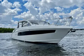 Thumbnail von Cruisers Yachts 390 Express Coupe
