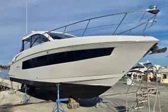 Thumbnail von Cruisers Yachts 390 Express Coupe