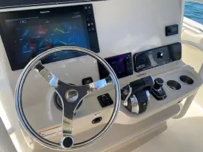 Thumbnail von Boston Whaler 330 Outrage